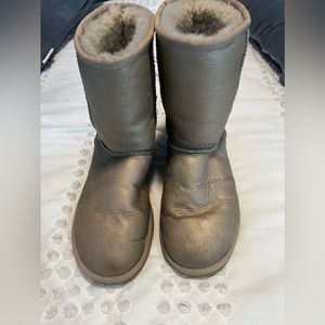 COPY - UGGS METALLIC GOLD